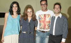 Equipe do curso Desenhista de Moda. Da esquerda para direita Maíra Mendes, Andréa Almeida, Marcus Telles e Franck Constâncio