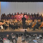 Público lota teatro em homenagem aos 40 anos do Corufal
