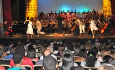 Bailarinos acertaram o passo da festa do Corufal