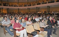 Público lotou o Teatro Deodoro para prestigiar o Corufal e a Orquestra Sinfônica