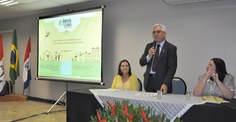 Mesa de abertura do lançamento da bienal