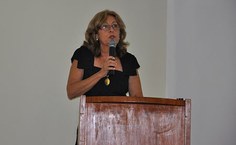 A professora Elza fez o discurso dos homenageados