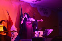 Show de Irina Costa abriu as festividades