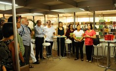 Stela Lameiras fala aos escritores e convidados