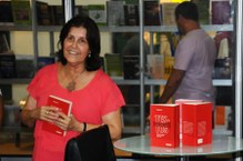 A diretora da Edufal Stela Lameiras comemora a 6ª edição da Bienal do Livro