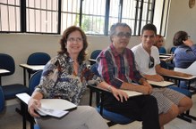 Coordenadora do curso de Medicina Yasmim Albuquerque e o diretor da Famed, Francisco Passos, durante a abertura do evento