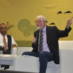 O filósofo Carlos Libâneo atrai grande público
