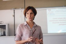 Professora Ana Maria, apresentando a primeira palestra_1