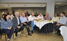 Reitor Eurico Lôbo e a vice-reitora Rachel Rocha com integrantes da bancada federal