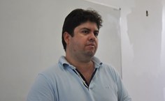 Professor Josué Carinhanha coordenador do do bacharelado em Química