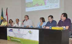 Pró-reitor de Extensão, Eduardo Lyra, presidiu a mesa de abertura