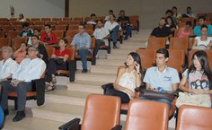 Estudantes acompanharam o debate