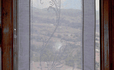 Cortina de Puntino que ficou exposta na cidade de Latronico durante o concurso