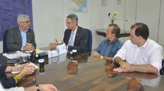 Reitor Eurico Lôbo, secretários Eduardo Setton, diretor do Ceca, Paulo Vanderlei, e o secretário de Agricultura, Henrique Soares