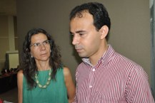 Pró-reitora Simone Meneghetti e o coordenador de pesquisa Pedro Valentim na coordenação geral da avaliação