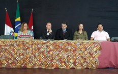 Mesa de abertura da aula inaugural