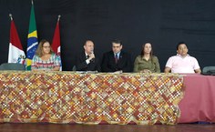 Mesa de abertura da aula inaugural