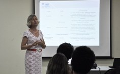 Professora Sílvia Uchôa apresenta os projetos