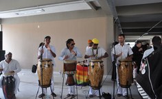 Orquestra de Tambores se apresenta na festa