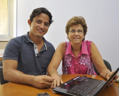 Vinícius Rodrigues e sua orientadora Maria Cristina Trezza