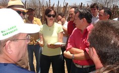 Professora Angelina com produtores rurais