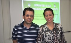 Thaís ao lado de seu orientador, Elton Casado