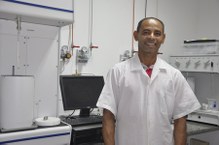 Ramiro Batinga, no Laboratório de Síntese e Catalise