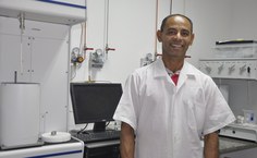 Ramiro Batinga, no Laboratório de Síntese e Catalise