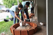 Proposta é que os alunos manipulem os materias e façam um muro