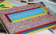 Caixa decorada com fitas e chita colorida para o jogo