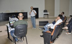 o professor Vladimir  Caramori ressaltou o ciclo hidrológico urbano