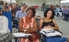 Comunidade acadêmica e convidados prestigiam solenidade de lançamento