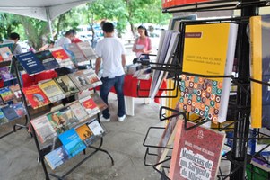 Edufal vende 2 mil livros no primeiro dia do feirão