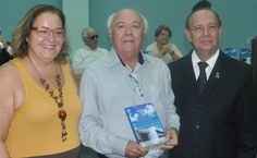 Professor é homenageado