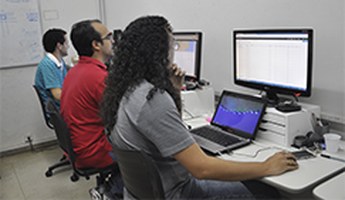 Empresa incubada oferece serviços para gerenciar frotas e rastrear transporte público