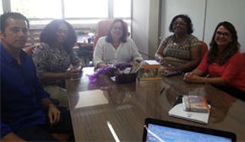 Gestão debate ações de enfrentamento à violência contra a Mulher