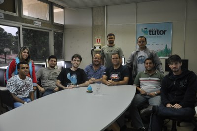 A equipe da empresa MeuTutor | nothing