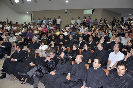 Segmentos universitários lotam auditório Nabuco Lopes
