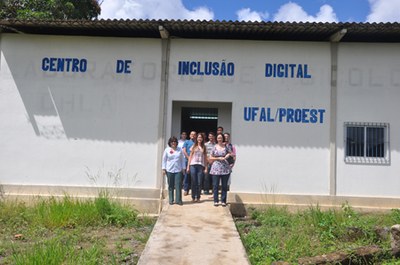 Equipes da Pró-reitoria Estudantil em visita ao Centro de Inclusão Digital (CID)