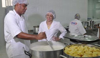 Estudantes aprovam a nova estrutura e o atendimento no Restaurante Universitário