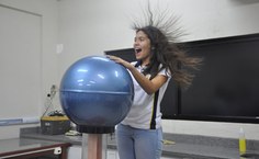 O gerador de Van de Graaff é sempre uma das grandes atrações da Expofísica