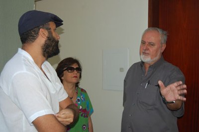 Pedro Nelson conversa com os estudantes