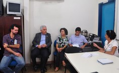 A professora Alba Correia (blusa branca), do Núcleo de Educação Ambiental da Ufal, uma das integrantes da comissão