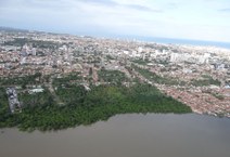 Maceió feita do lado oeste. Na frente, lagoa Mundaú. (Foto: equipe do MEP)