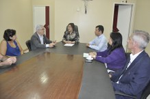 Reunião no gabinete da prefeita Célia Rocha para assinatura de termo de cessão