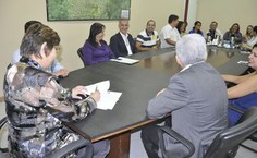 Prefeita assina termo e repassa área do antigo presídio à Ufal