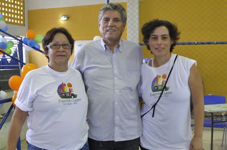 Aparecida Mendes, coordenadora geral do Pelc; o pró-reitor de Extensão, Eduardo Lyra e a coordenadora-técnica Núbia Guedes
