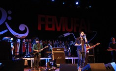 O cantor Wado e banda