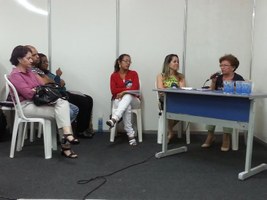 Caiite 2014 discute o trabalho do tutor no curso de Geografia