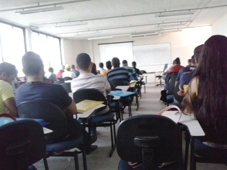 Professores do ensino médio participam de aperfeiçoamento no Campus do Sertão